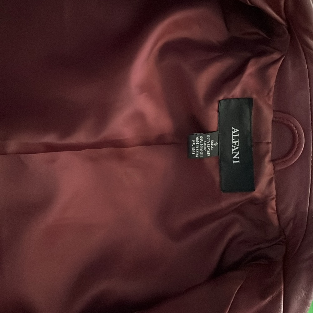 Leather jacket - Picture 2 of 5